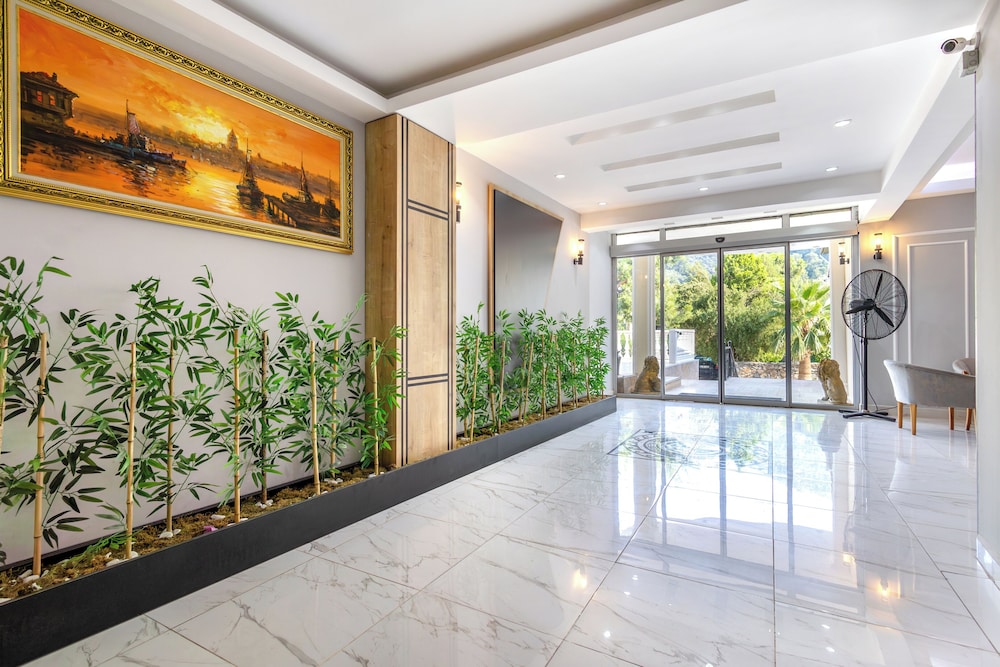 TURUNC LIFE HOTEL 12/48