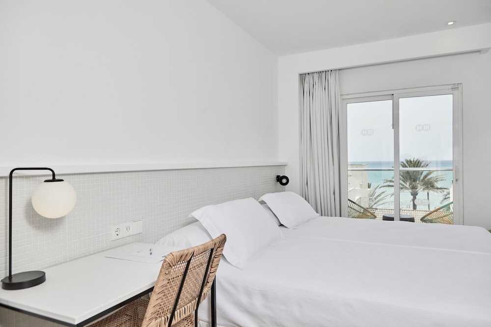 ROOM, SINGLE, DOUBLE BED, BALCONY