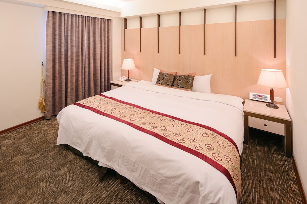 Waugh Den Hotel 32/61