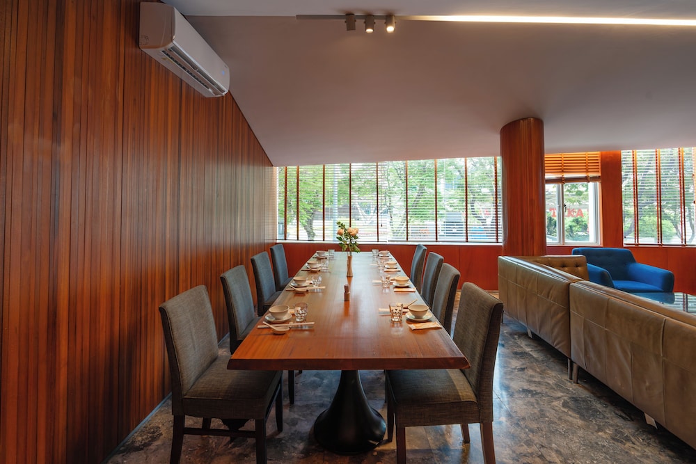 Liberty Hotel Saigon Greenview 29/50
