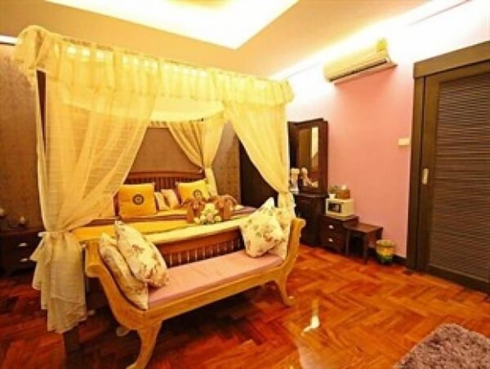 Baan Fern Talay 13/24