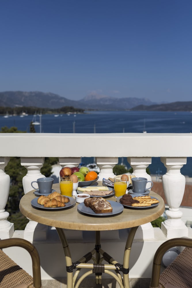 Dimitra Boutique Hotel 46/54