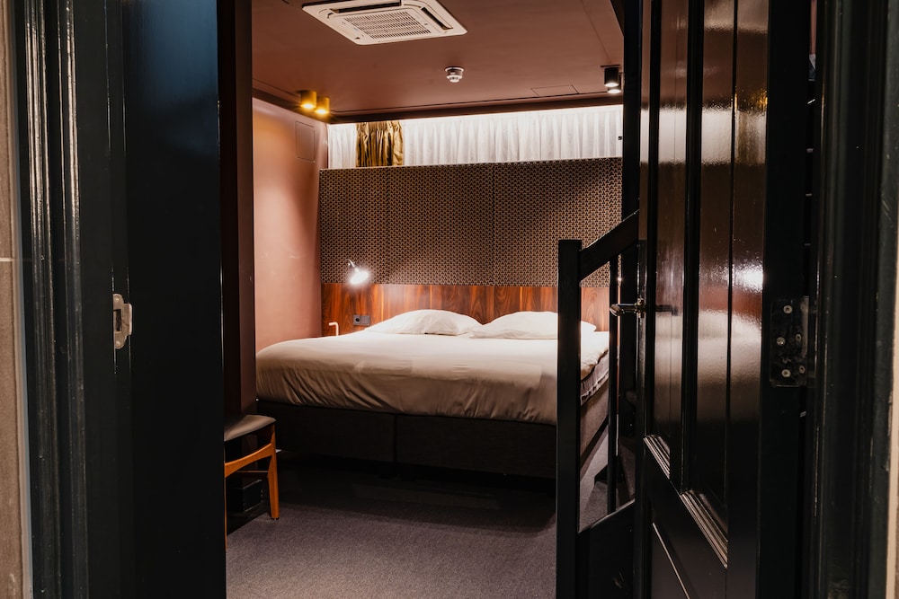 De Jonker Urban Studios & Suites 27/60