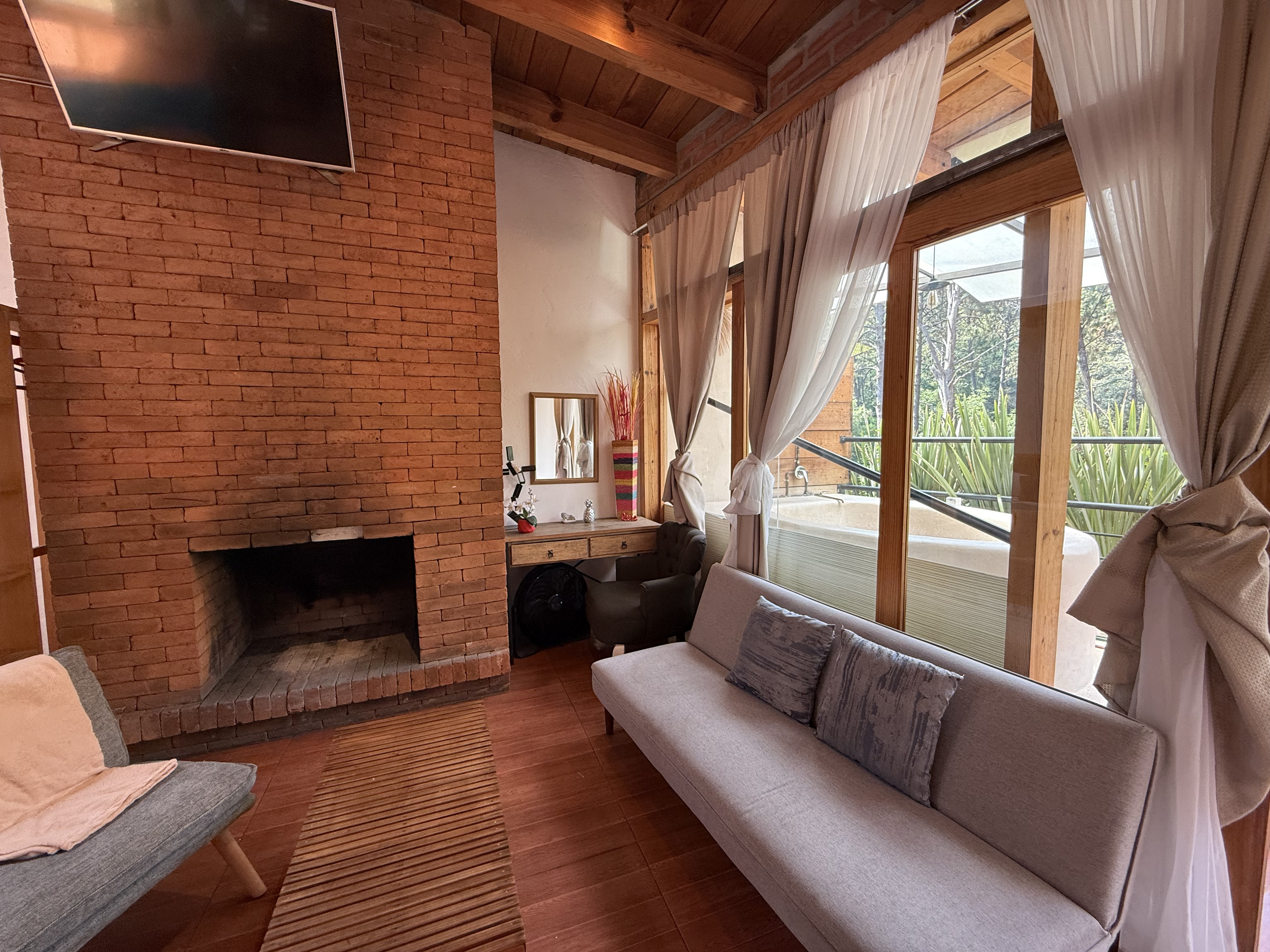 Encino House 31/50