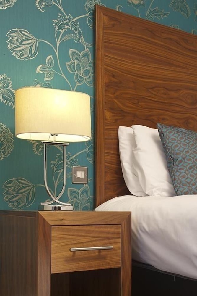 The Boleyn Hotel 28/50