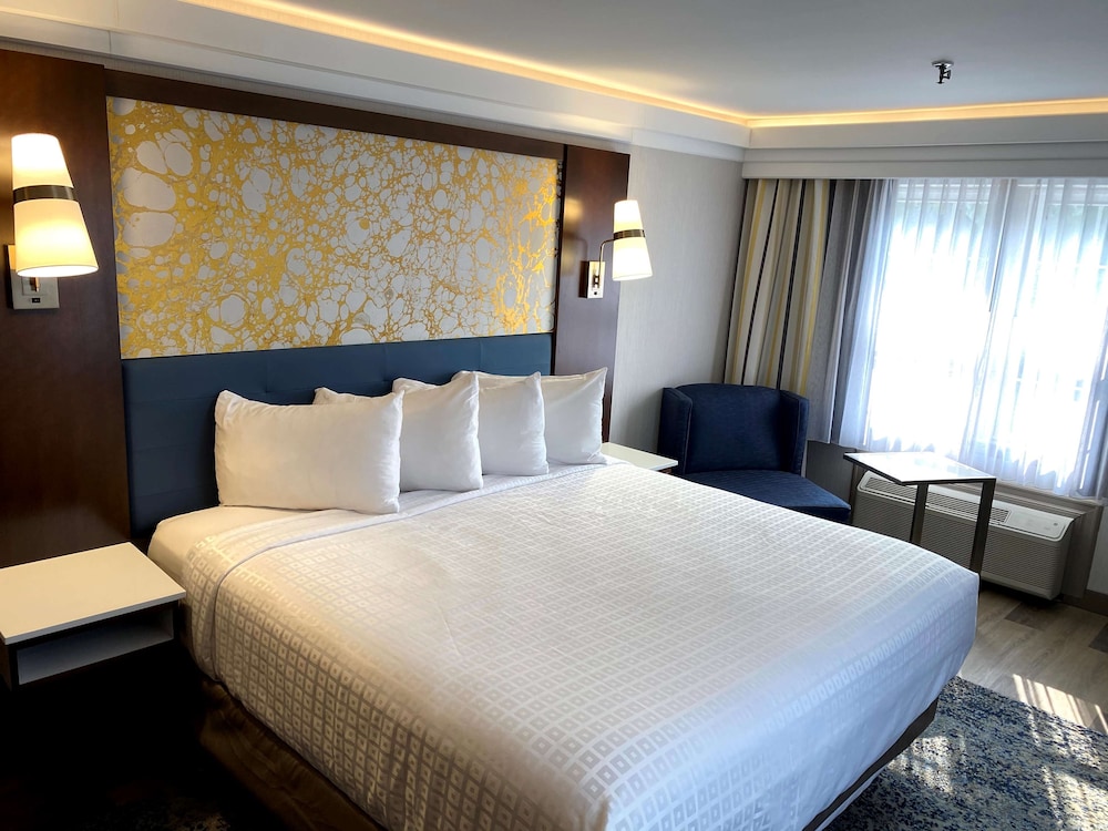 غرفة قياسية بسرير كينج، The Westfield Inn, BW Signature Collection 4/10