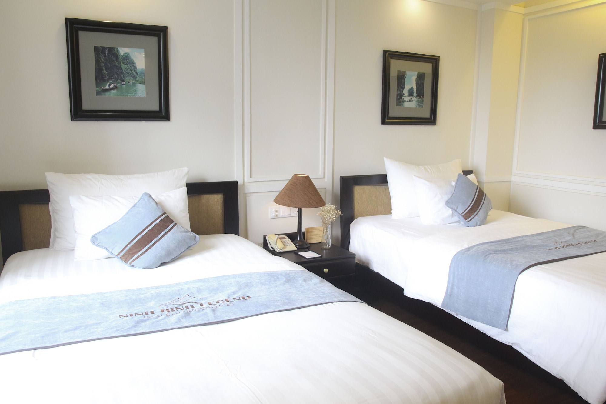 Family Suite, King and Twin Beds, French Building