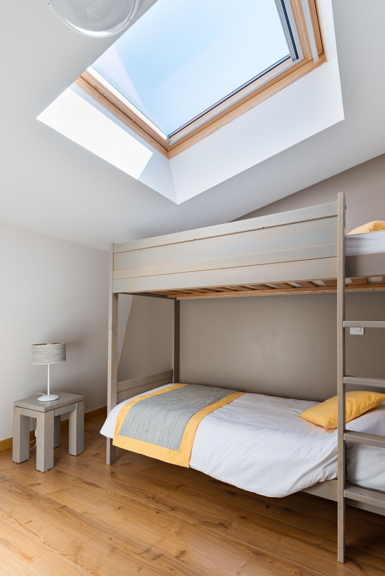 2 BEDROOMS, DUPLEX