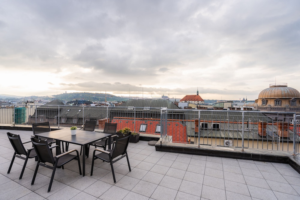 EA ApartHotel Melantrich 41/47