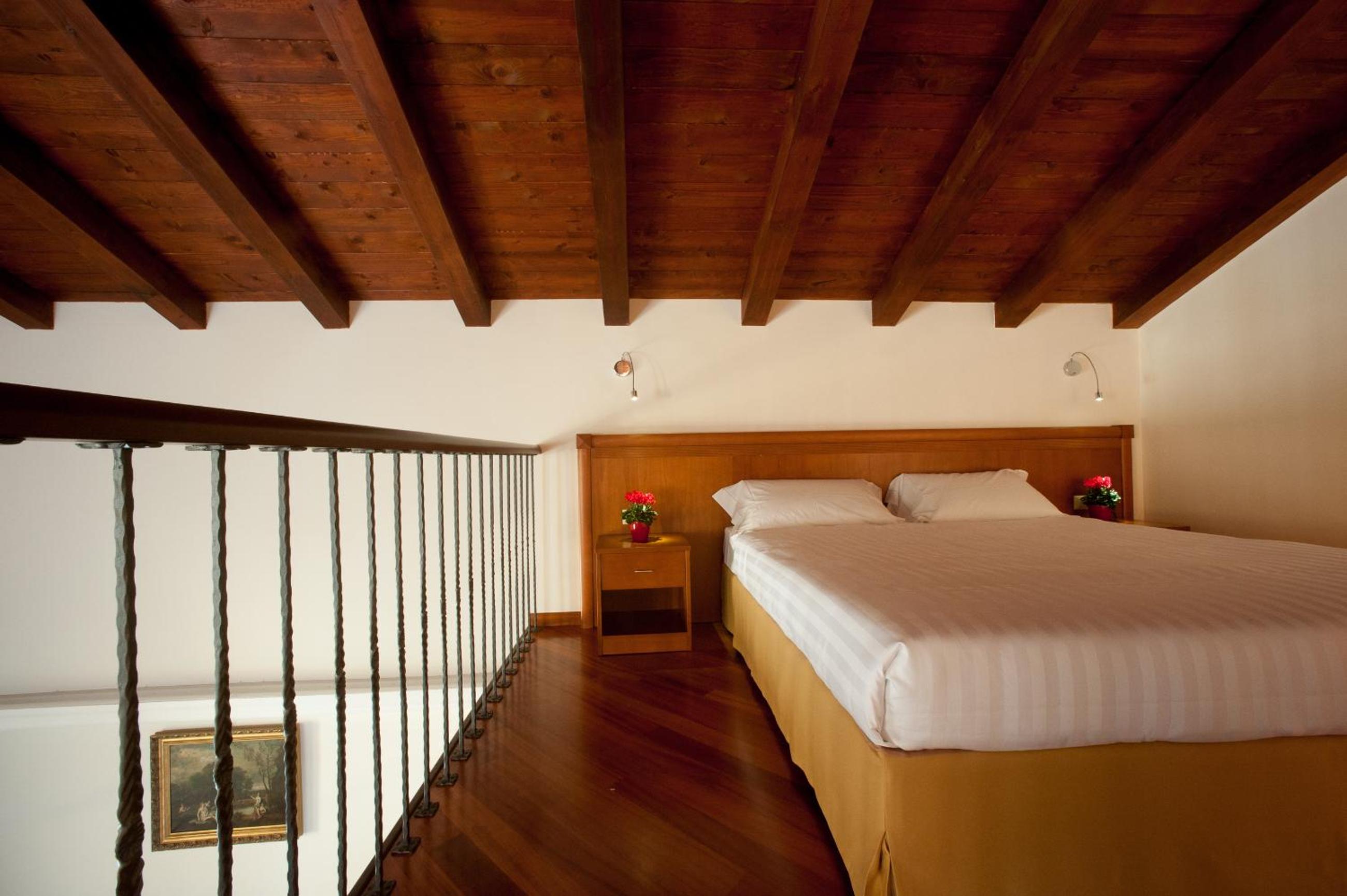 Suite, Terrace, Hotel Flora 5/10