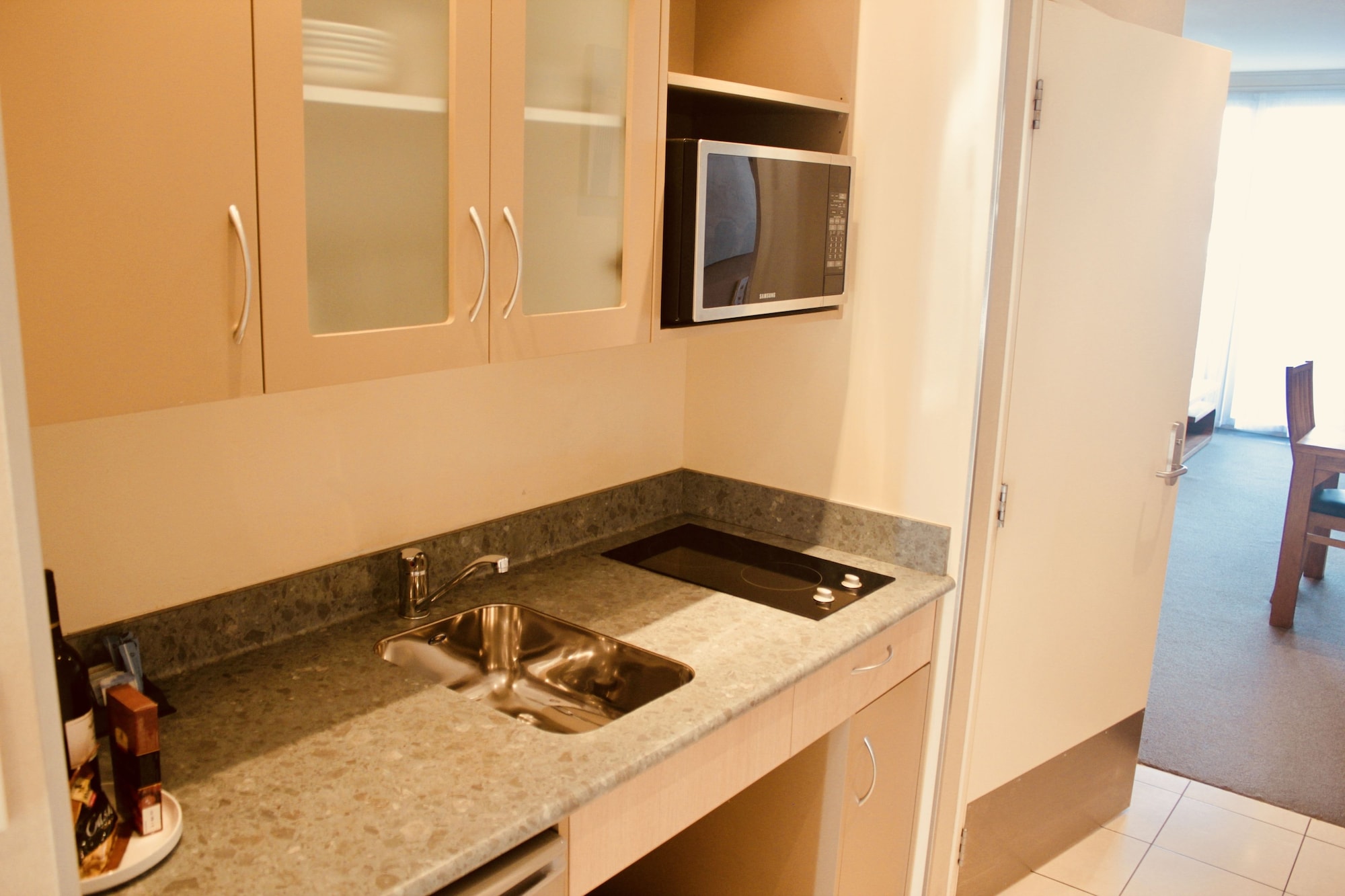 Spa, Executive, Suite, Queen Bed, Ocean View, Sofa، The Nautilus Napier 2/3