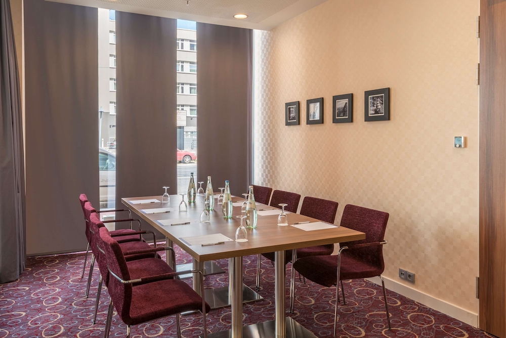 Hampton By Hilton Hamburg City Centre 48/48