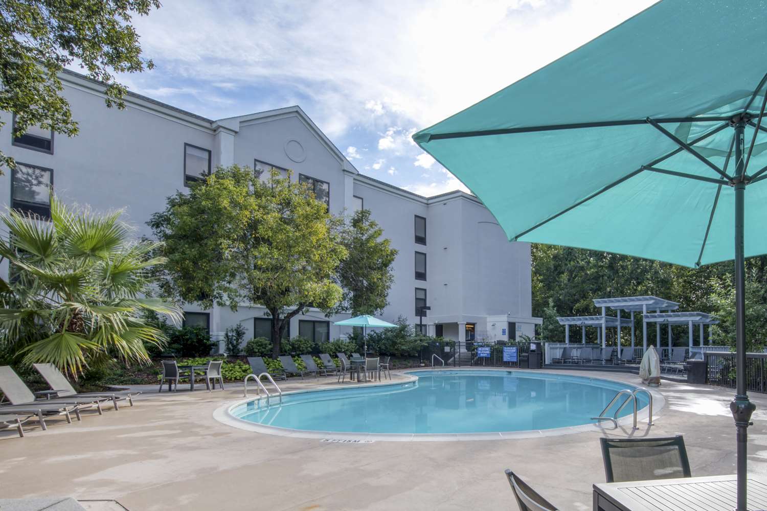 Hampton Inn And Suites Wilmington-Wrightsville Beach 72/74