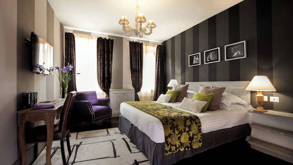 2 BEDROOMS, APARTMENT, FRENCH BALCONY