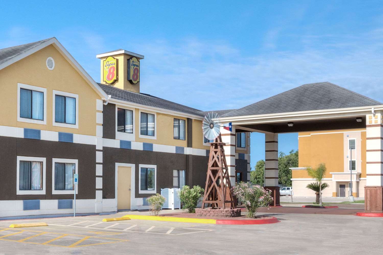 Super 8 By Wyndham Victoria/North/Mall Area 2/35