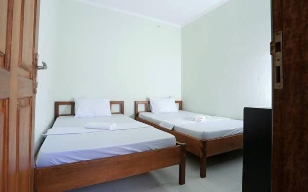 Standard, Twin Beds