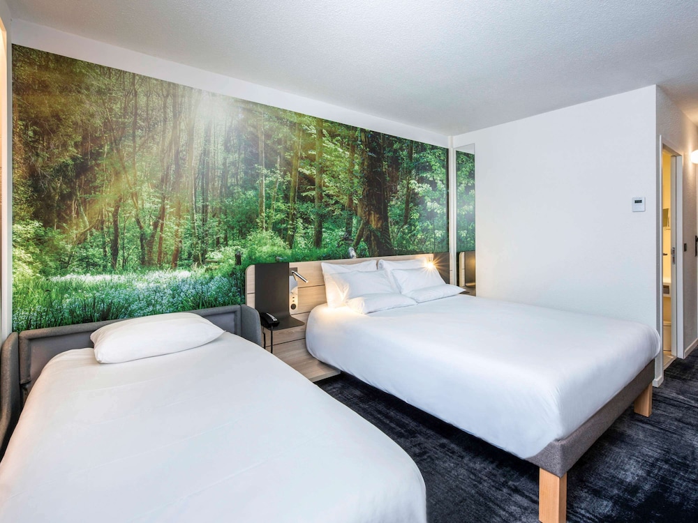 NOVOTEL RENNES ALMA 11/74