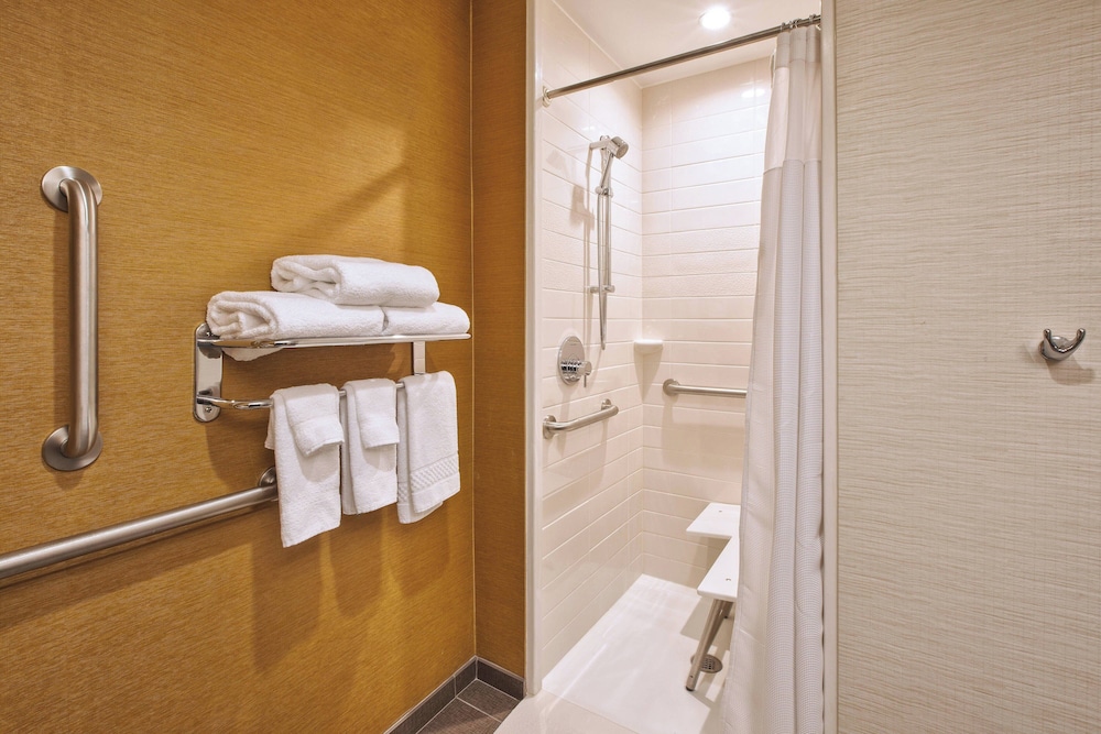 استوديو بسرير كينج مع أريكة، Fairfield Inn Suites Plattsburgh 3/3