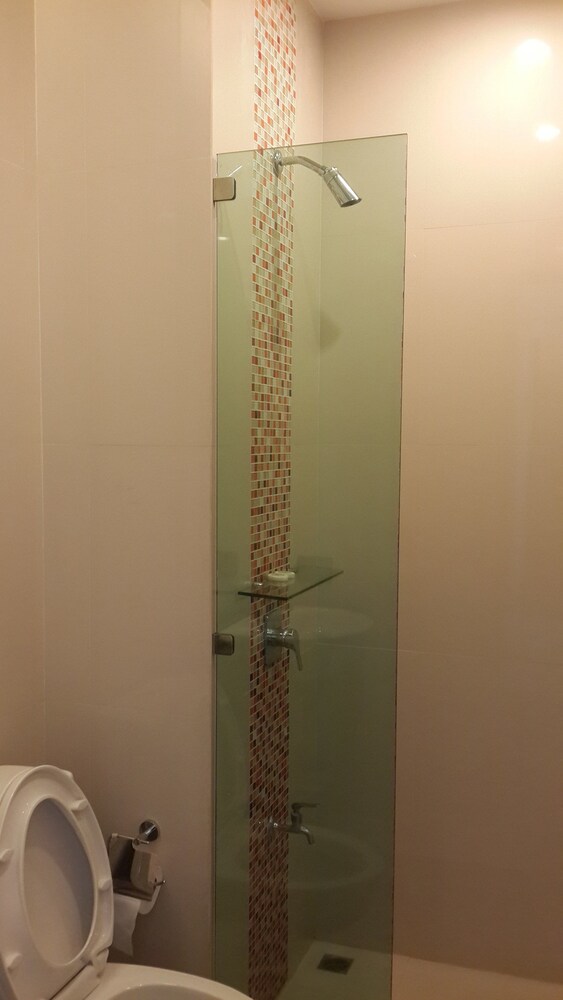 V.O.P. Suite 31/32
