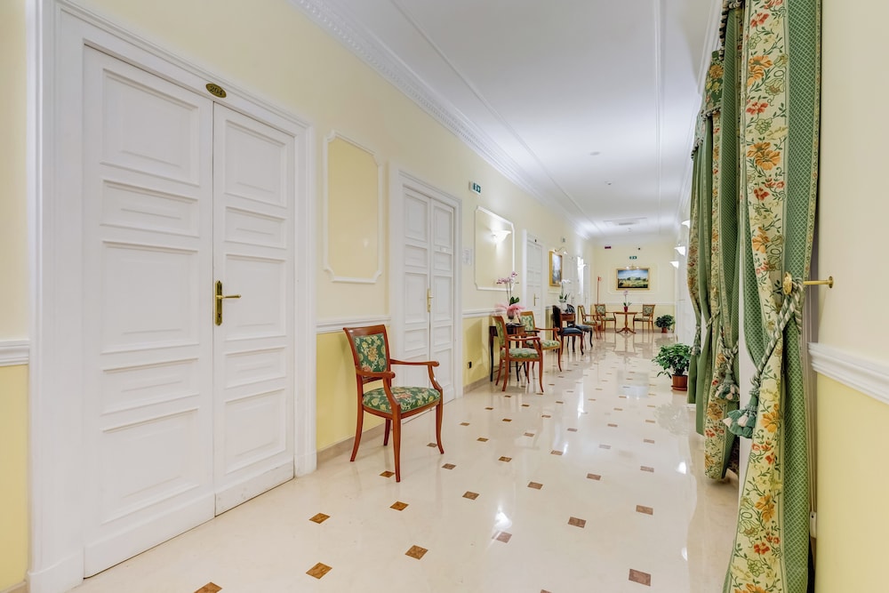 Hotel Cellini 43/61