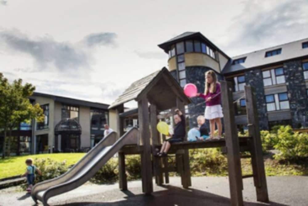 Westport Woods Hotel Spa 49/51