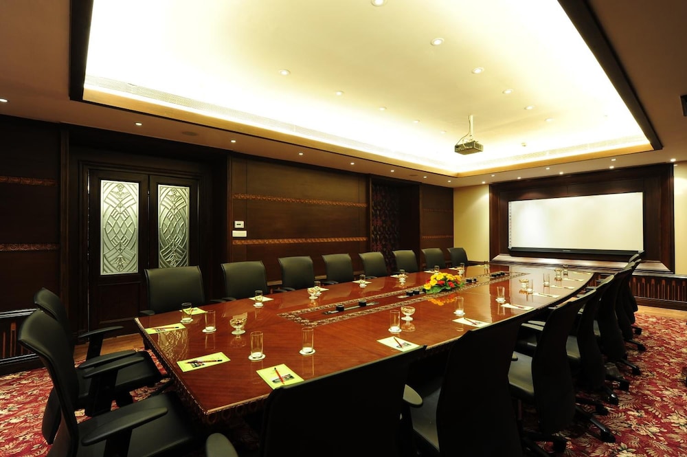 MAYFAIR Convention 26/37