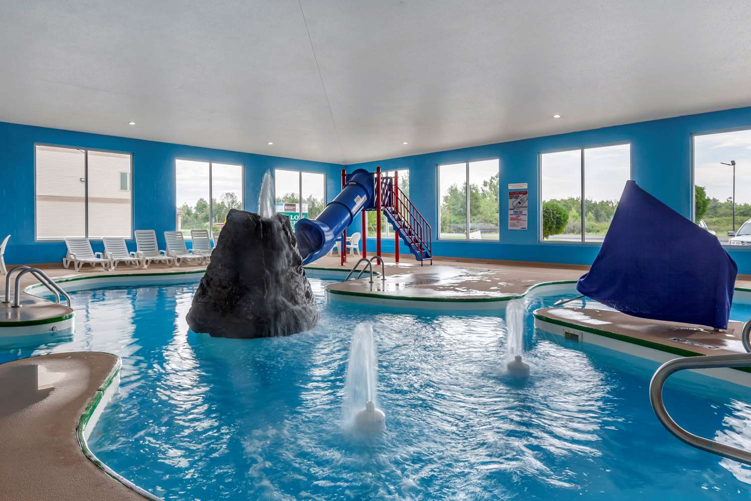 Comfort Suites Escanaba West 33/34