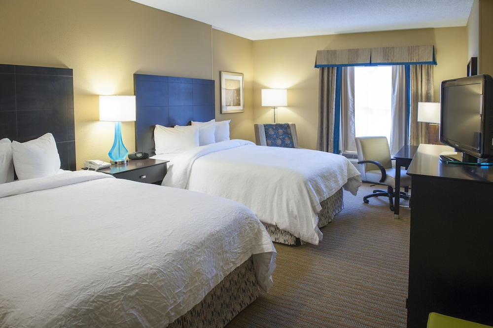 Hampton Inn Suites St Petersburg Downtown 12/51