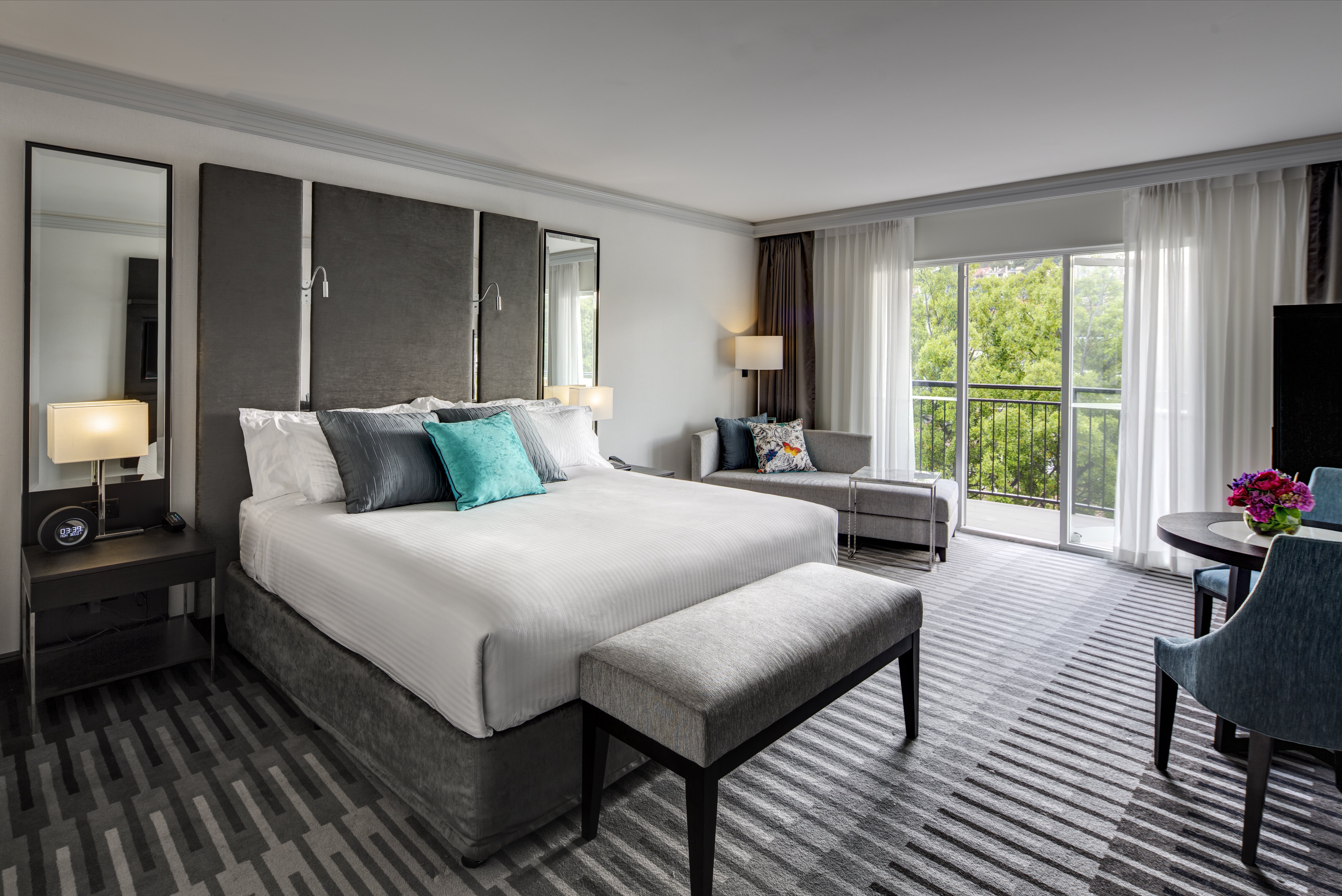 Classic, King Bed, Village View, Accessible