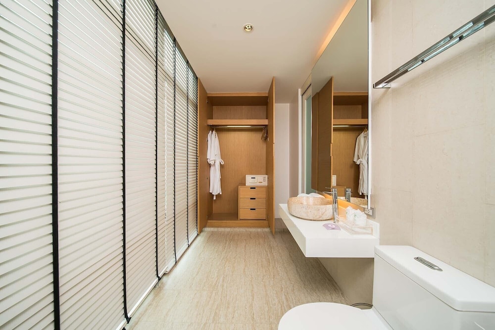 Seven Zea Chic Hotel 50/50