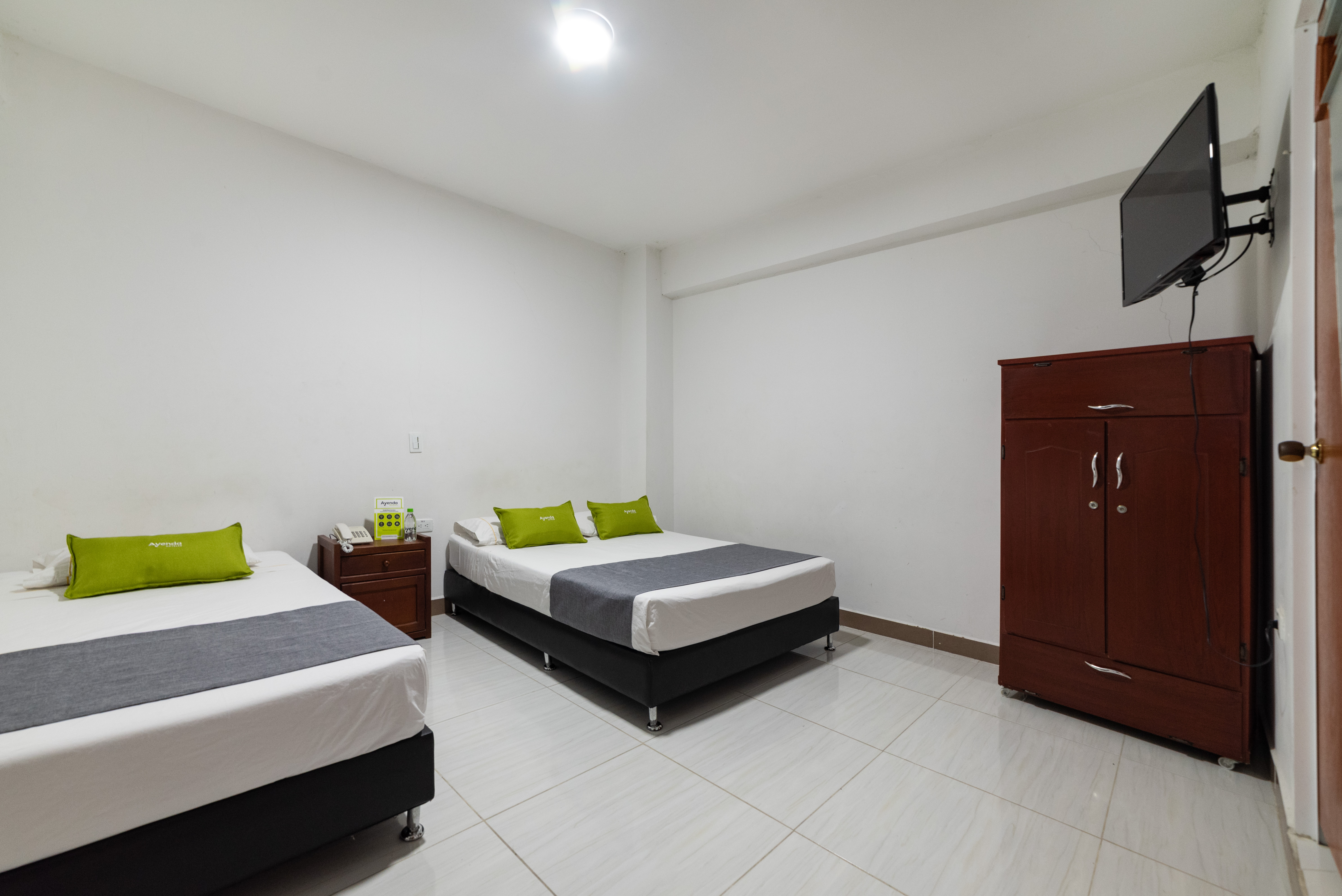 Ayenda 1234 Imperio 70 8/33