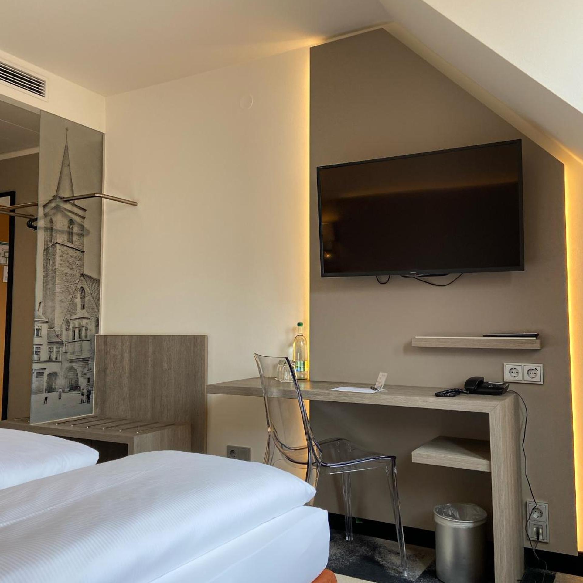 Budget, Double Bed, Hotel Kramerbrucke Erfurt 3/6