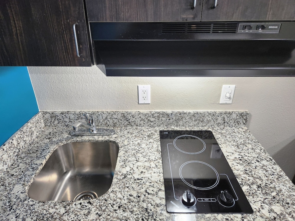 Scottish Inns Suites Wharton Tx 30/30