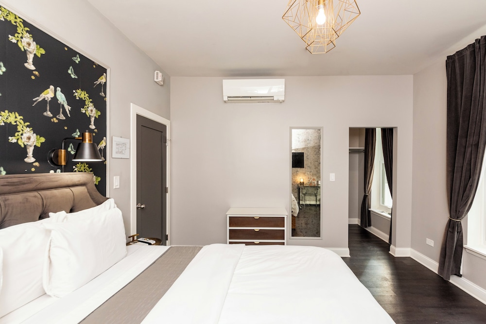 CONCORD, KING BED