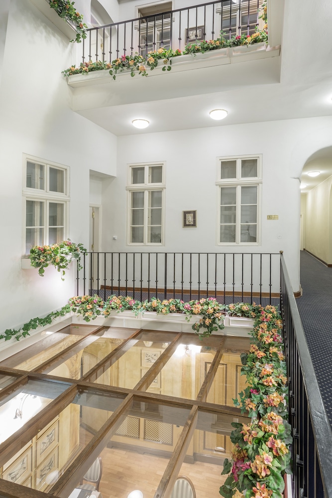 Hotel Pod Vezi 45/60