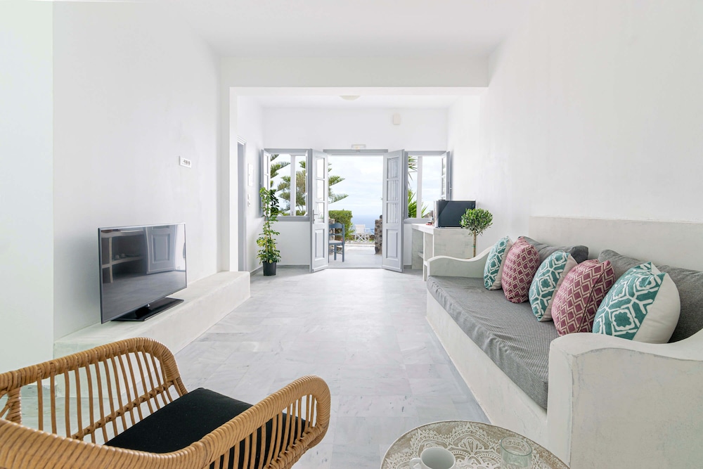 Rhapsody Traditional Apartments 43/60