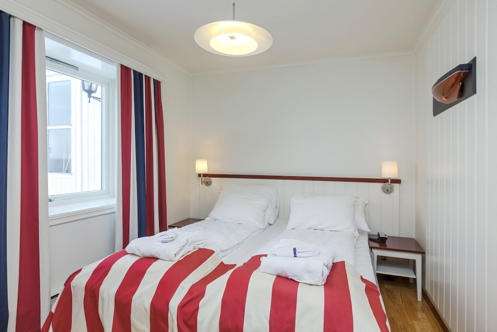 Grand Hotel Asgardstrand 25/76