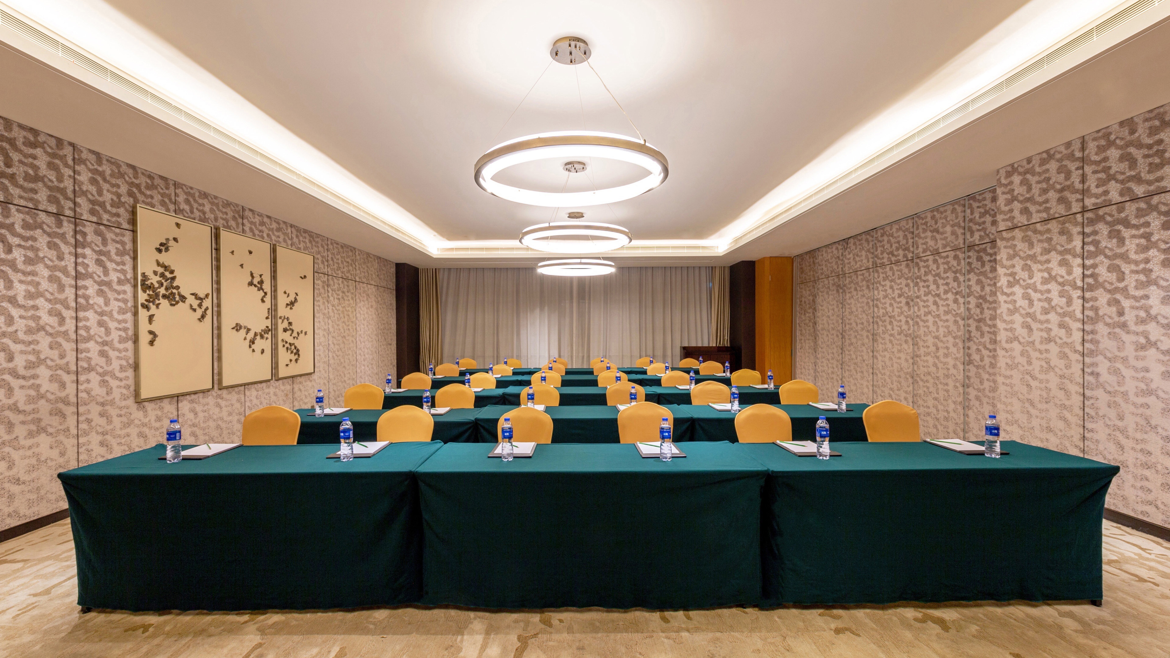 HOLIDAY INN NANJING XUANWU LAKE 71/77