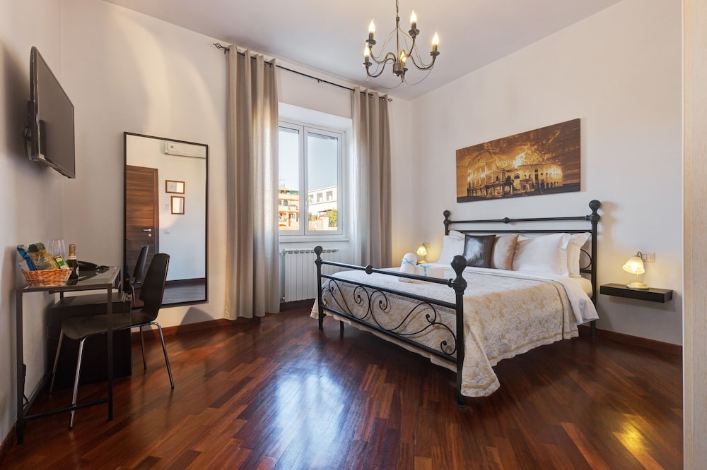 Little Rhome Suites 9/49