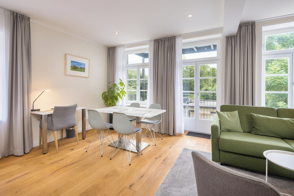 Bergmann Boardinghouse 24/45