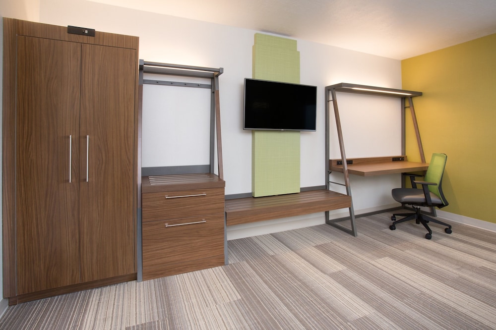 Holiday Inn Express & Suites Hammond 4/69