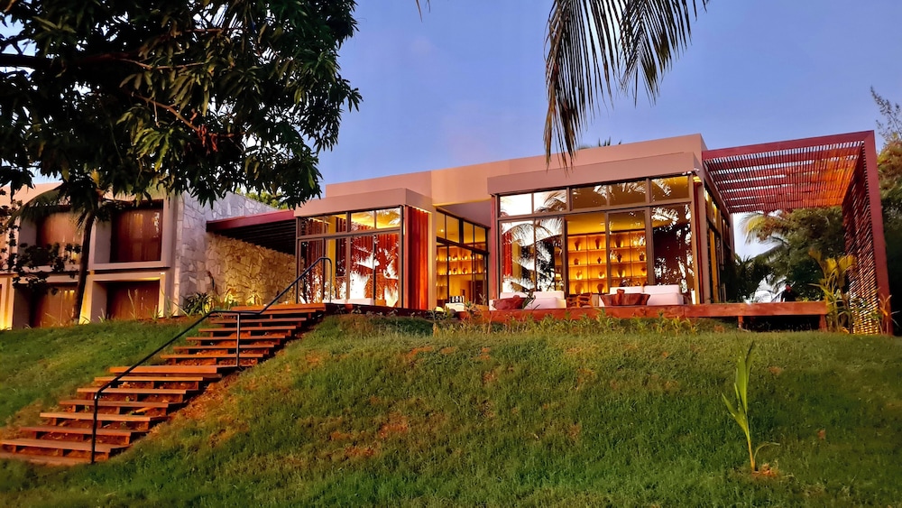Hamares Boutique Hotel 4/44