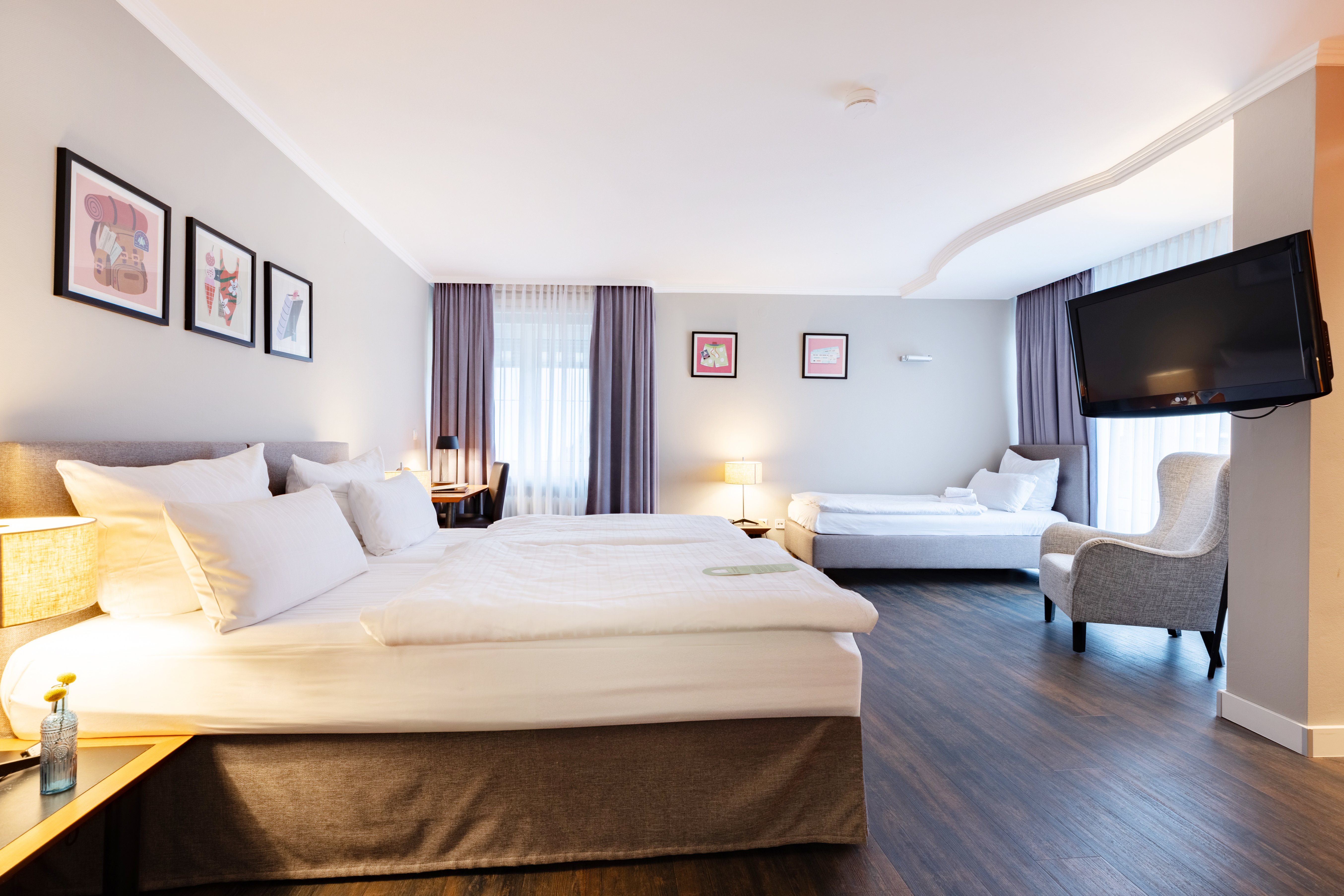 غرفة بريميوم بسرير كوين في الملحق، Garner Hotel Friedrichshafen By IHG 6/9