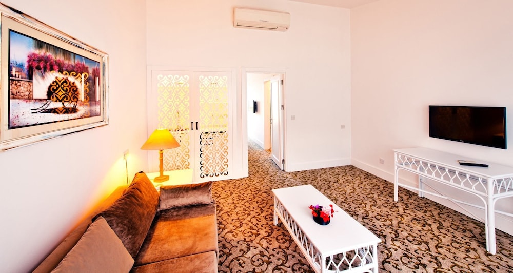 The Olive Tree Hotel 27/50