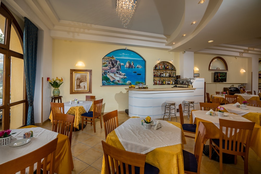 HOTEL CALA MARINA 57/72