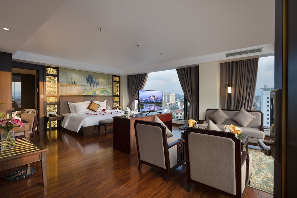Thanh Lich Royal Boutique Hotel 58/69