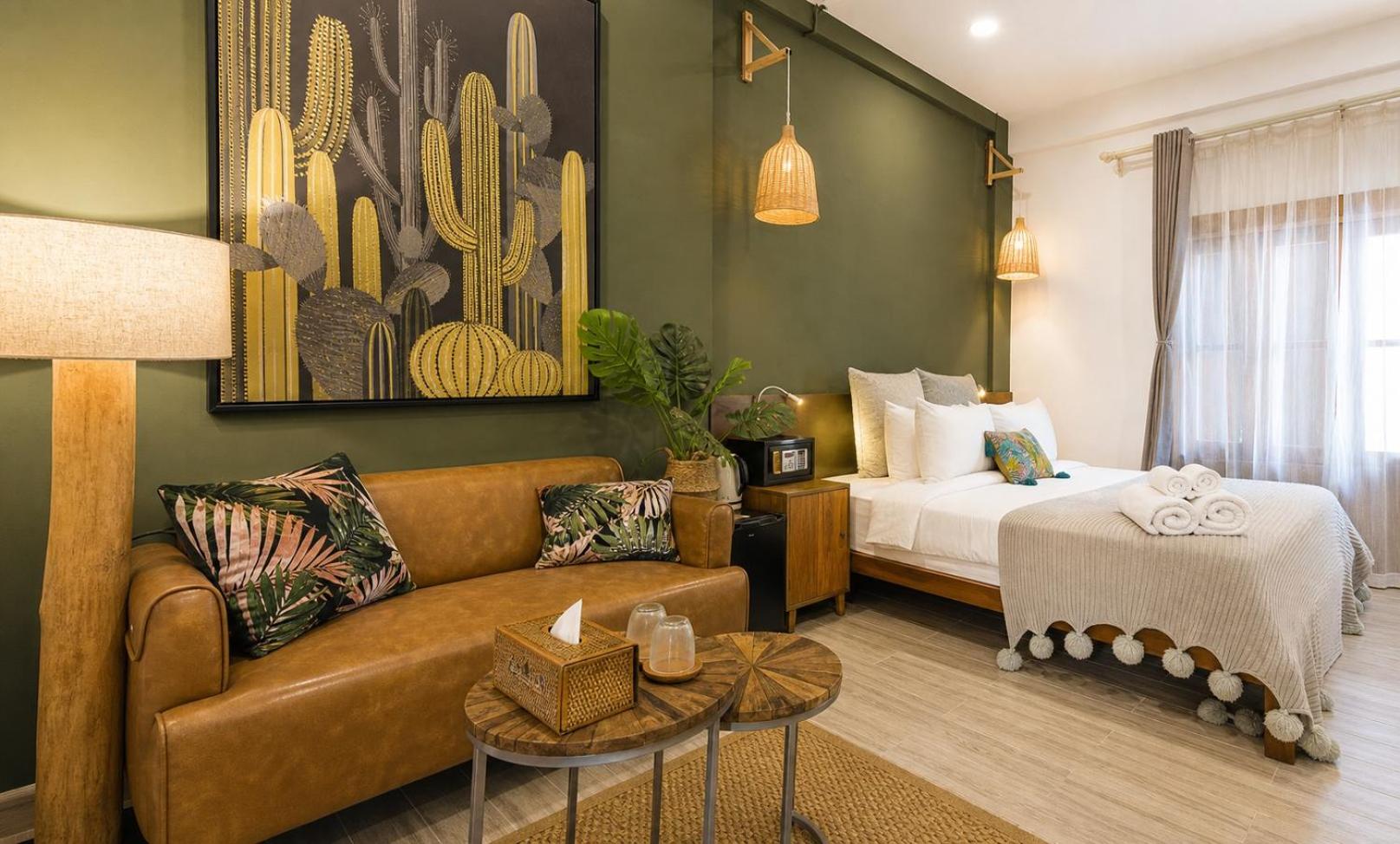 غرفة بسرير كينج بإطلالة على الحديقة، Yolo Bangkok Boutique Hotel 7/10