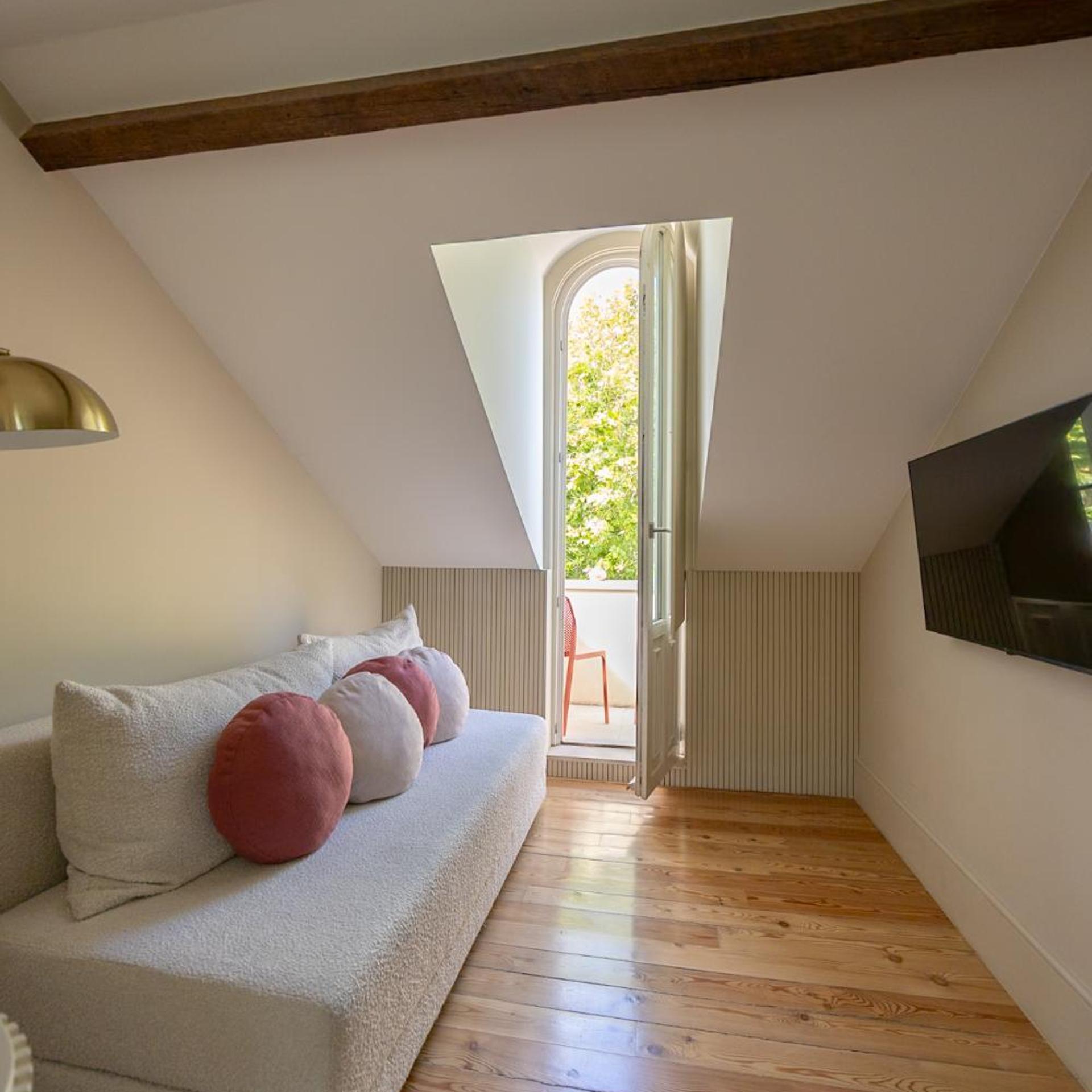 Room, Park View, Attic