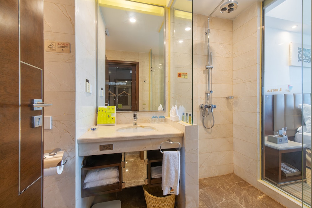 L Hotel Changsheng 60/62