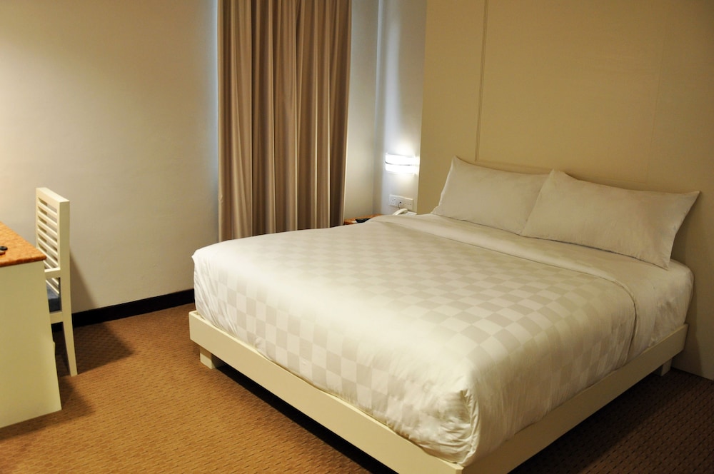 Beverly Hotel Batam 12/50